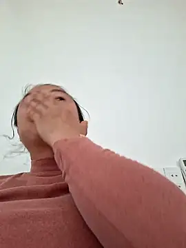 xuxulovezz online show from 11.20.25