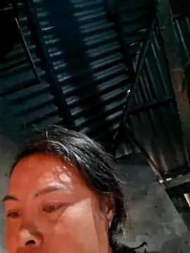 xuxulovezz online show from 12.14.25