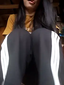 Snapshot of Suny_babyy chatting on 09.29.25 Suny babyy online show from 09.29.25