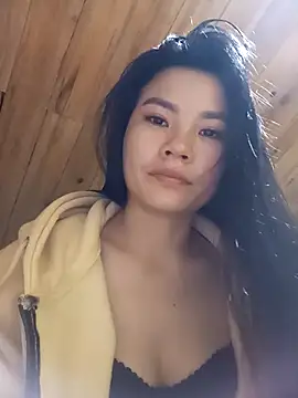 Snapshot of Suny_babyy chatting on 10.16.25 Suny babyy online show from 10.16.25