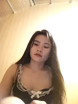 Snapshot of Suny_babyy chatting on 10.18.25 Suny babyy online show from 10.18.25