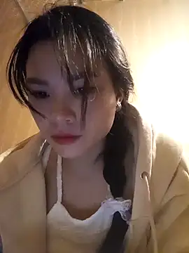 Snapshot of Suny_babyy chatting on 10.19.25 Suny babyy online show from 10.19.25