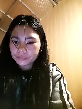 Snapshot of Suny_babyy chatting on 11.05.25 Suny babyy online show from 11.05.25