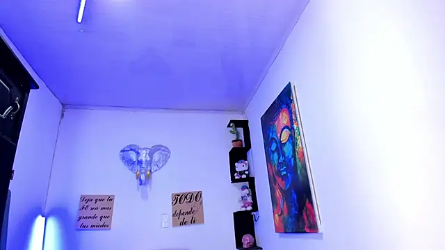 Snapshot of sofia_salie chatting on 10.01.25 sofia salie online show from 10.01.25