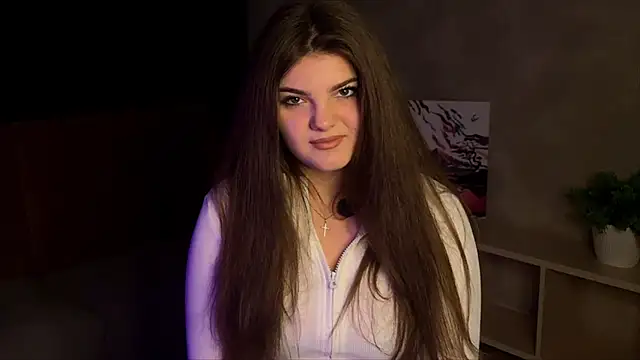 Snapshot of StephanieeMiller chatting on 10.07.25 StephanieeMiller online show from 10.07.25