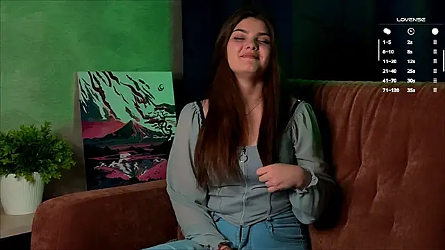 Snapshot of StephanieeMiller chatting on 10.11.25 StephanieeMiller online show from 10.11.25