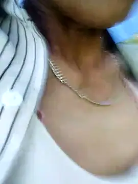 Snapshot of abigail-00 chatting on 10.01.25 abigail-00 online show from 10.01.25