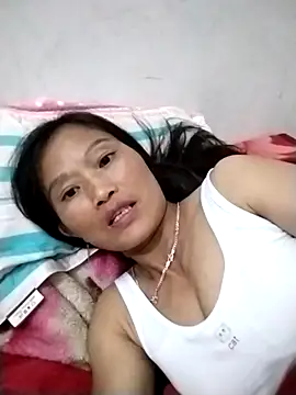 Snapshot of abigail-00 chatting on 10.04.25 abigail-00 online show from 10.04.25