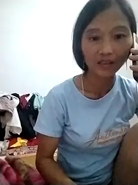 Snapshot of abigail-00 chatting on 10.11.25 abigail-00 online show from 10.11.25