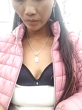 Snapshot of abigail-00 chatting on 11.03.25 abigail-00 online show from 11.03.25