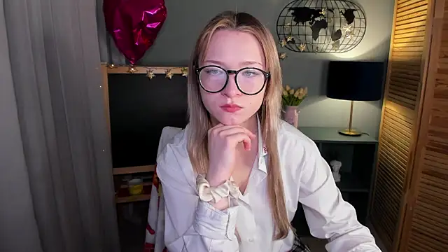 elliupp online show from 10.10.25