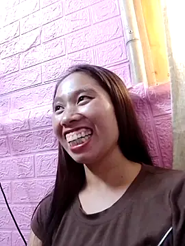 Snapshot of ruby-00 chatting on 10.19.25 ruby-00 online show from 10.19.25