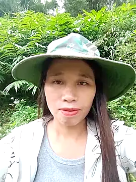 Snapshot of ruby-00 chatting on 10.28.25 ruby-00 online show from 10.28.25