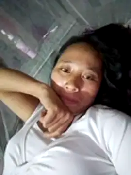 Snapshot of ruby-00 chatting on 10.28.25 ruby-00 online show from 10.28.25