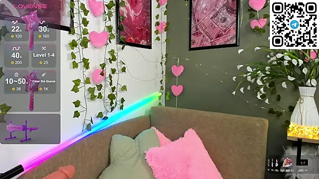 Selena Lune online show from 10.04.25