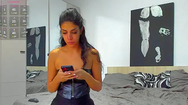 AylinHazellx online show from 11.10.25