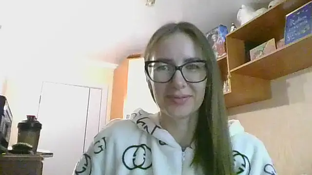 Snapshot of Norivann chatting on 10.06.25 Norivann online show from 10.06.25