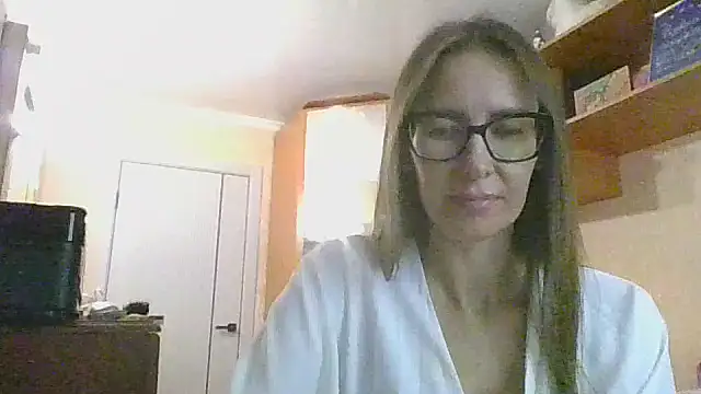 Snapshot of Norivann chatting on 10.14.25 Norivann online show from 10.14.25