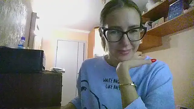 Snapshot of Norivann chatting on 10.16.25 Norivann online show from 10.16.25