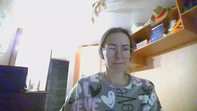 Snapshot of Norivann chatting on 10.20.25 Norivann online show from 10.20.25