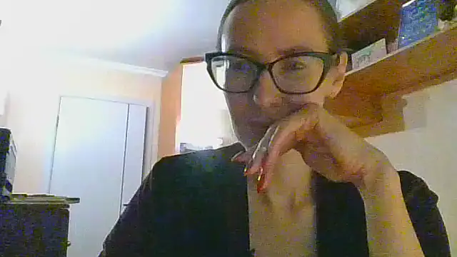 Snapshot of Norivann chatting on 10.21.25 Norivann online show from 10.21.25