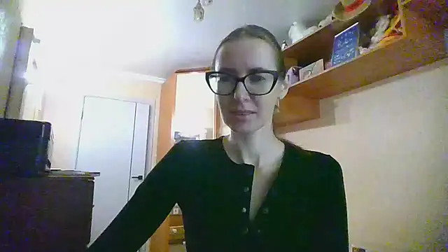 Snapshot of Norivann chatting on 10.28.25 Norivann online show from 10.28.25