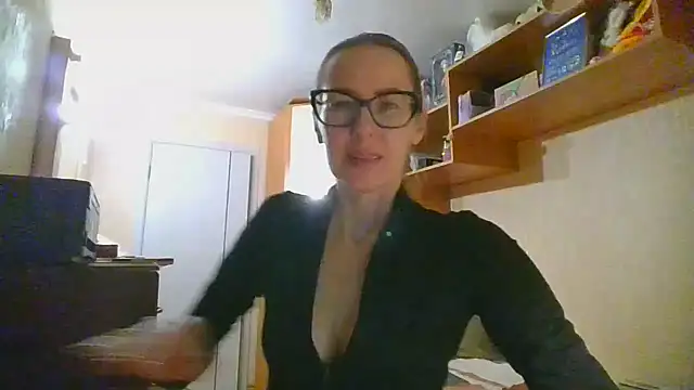 Snapshot of Norivann chatting on 11.15.25 Norivann online show from 11.15.25