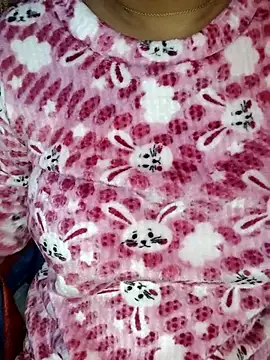 Snapshot of -Anushka01 chatting on 11.16.25 -Anushka01 online show from 11.16.25