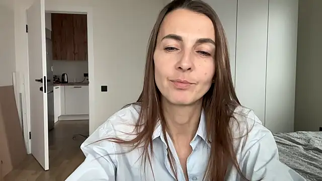 Snapshot of Arivanna chatting on 10.10.25 Arivanna online show from 10.10.25