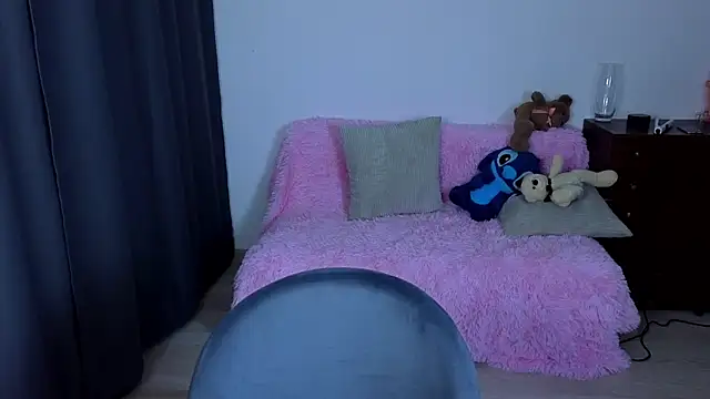 Snapshot of MiraBella10 chatting on 10.07.25 MiraBella10 online show from 10.07.25