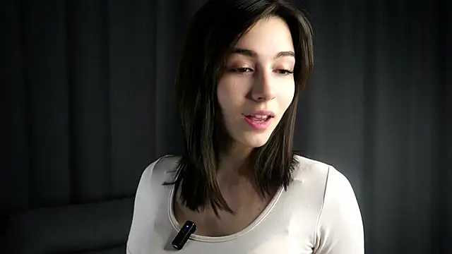 Snapshot of LettySlovacek chatting on 10.12.25 LettySlovacek online show from 10.12.25