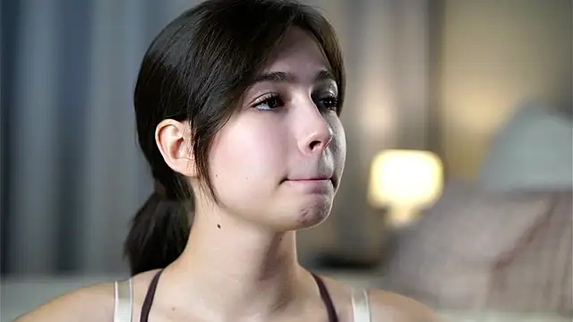 Snapshot of LettySlovacek chatting on 10.13.25 LettySlovacek online show from 10.13.25