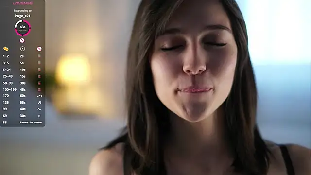 Snapshot of LettySlovacek chatting on 10.19.25 LettySlovacek online show from 10.19.25