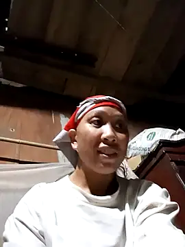 Snapshot of vtmbae chatting on 09.25.25 vtmbae online show from 09.25.25