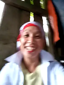 Snapshot of vtmbae chatting on 09.29.25 vtmbae online show from 09.29.25