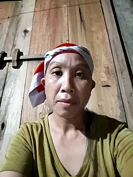 Snapshot of vtmbae chatting on 09.30.25 vtmbae online show from 09.30.25