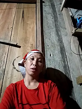 Snapshot of vtmbae chatting on 10.05.25 vtmbae online show from 10.05.25