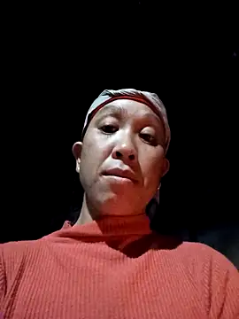 Snapshot of vtmbae chatting on 10.06.25 vtmbae online show from 10.06.25