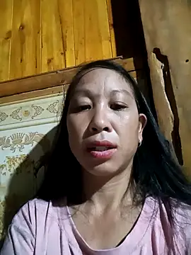 Snapshot of vtmbae chatting on 10.11.25 vtmbae online show from 10.11.25