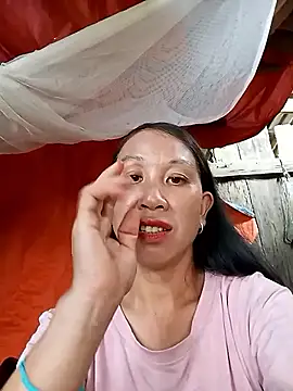 Snapshot of vtmbae chatting on 10.13.25 vtmbae online show from 10.13.25