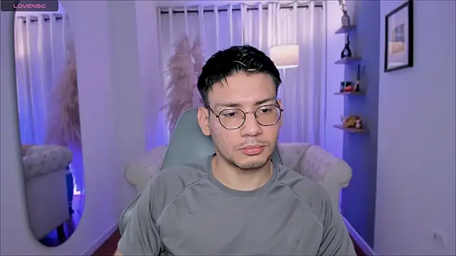 Snapshot of marcuswildx chatting on 12.22.25 marcuswildx online show from 12.22.25