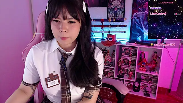 AnnieHikari online show from 10.24.25