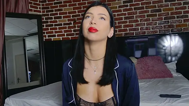 Snapshot of MeganSin_ chatting on 10.03.25 MeganSin  online show from 10.03.25