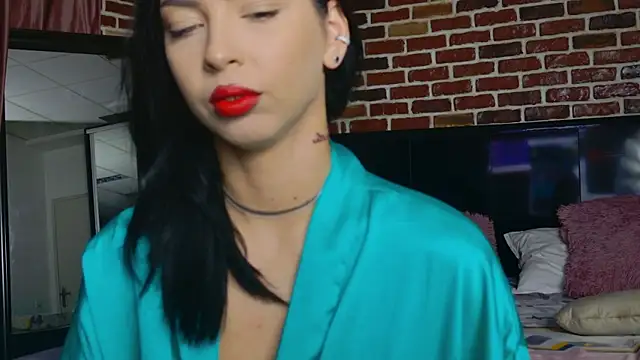Snapshot of MeganSin_ chatting on 10.04.25 MeganSin  online show from 10.04.25