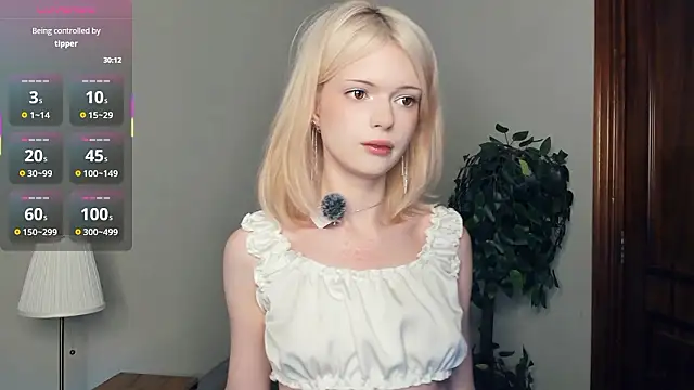 Snapshot of LaureMestler chatting on 01.19.26 LaureMestler online show from 01.19.26