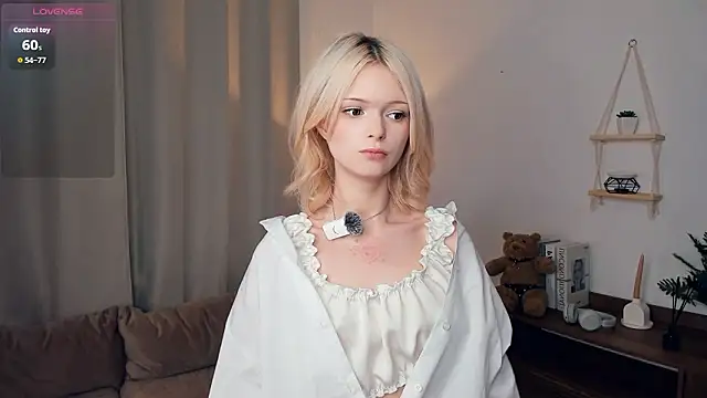 Snapshot of LaureMestler chatting on 02.09.26 LaureMestler online show from 02.09.26