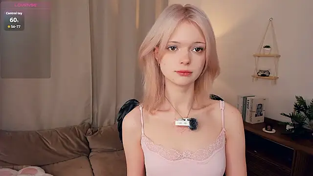 Snapshot of LaureMestler chatting on 02.16.26 LaureMestler online show from 02.16.26