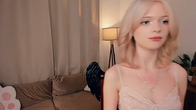 Snapshot of LaureMestler chatting on 02.19.26 LaureMestler online show from 02.19.26