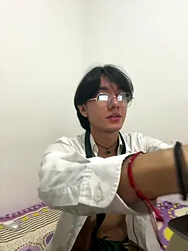 Snapshot of Matti_Mendez_ chatting on 10.21.25 Matti Mendez online show from 10.21.25