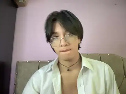 Snapshot of Matti_Mendez_ chatting on 11.04.25 Matti Mendez online show from 11.04.25